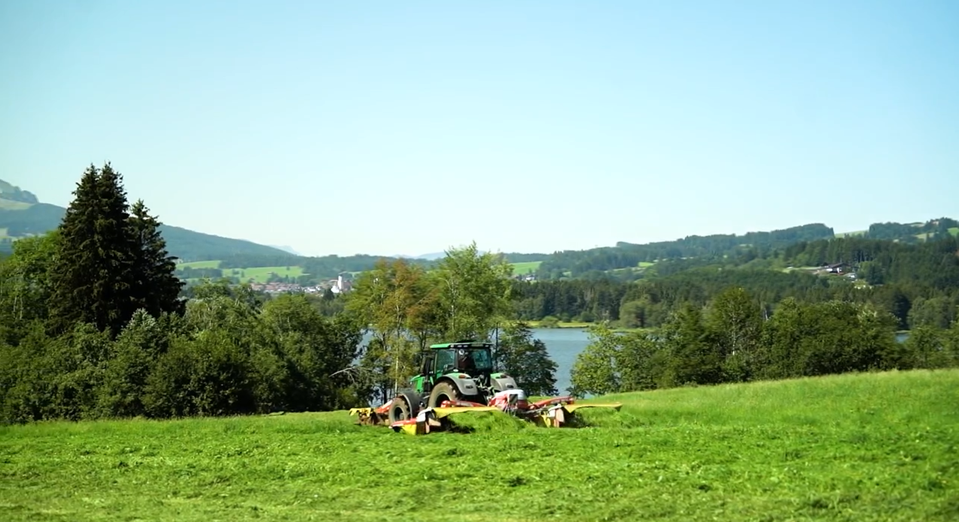Mühldorfer Heucobs - Gras Ernte für Heucob Produktion